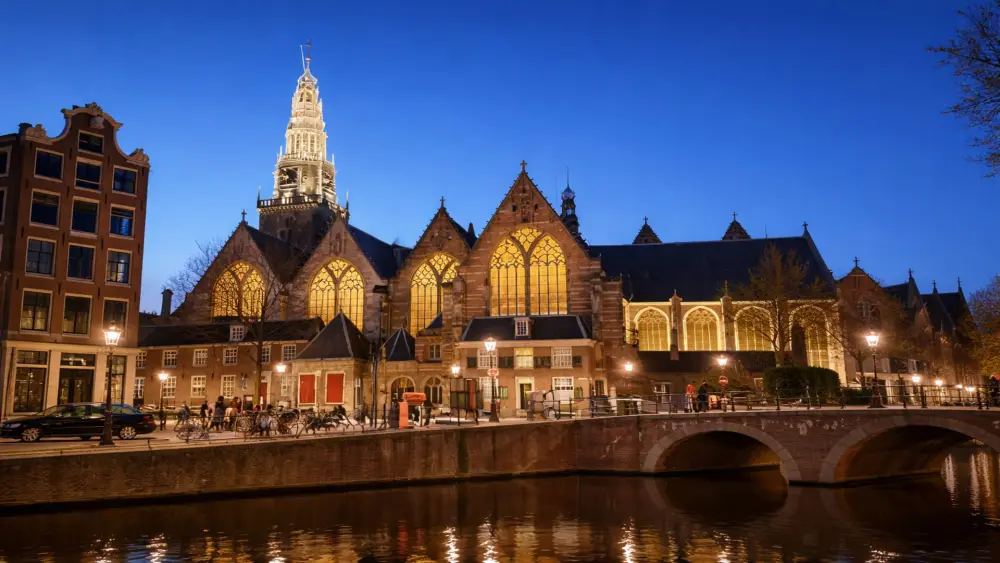 Oude Kerk Amsterdam historisch gebouw